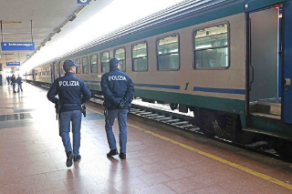 Ancona – Ricercato dal 2017, fermato e arrestato in treno